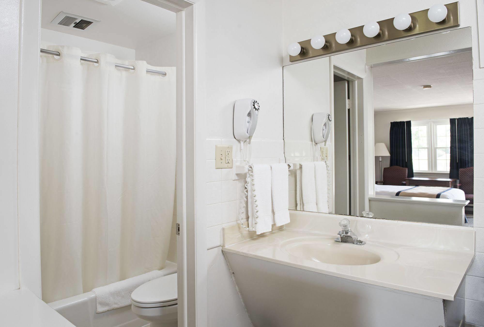 Travelers Rest Motel Intercourse Bagian luar foto